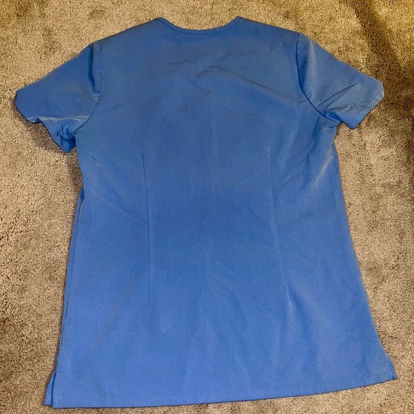 Figs Women’s Blue V-Neck Scub Shirt- extra small - Picture 2 of 4